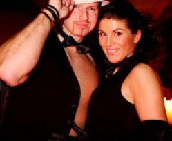  Wij zoeken een leuke bi-meid 