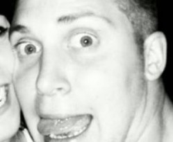  Ik zoek een man die prettig gestoord is en geil. 