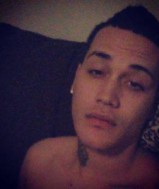  Lion snoept graag buiten de deur 